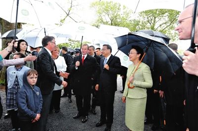李克強參觀愛爾蘭農場關切食品安全