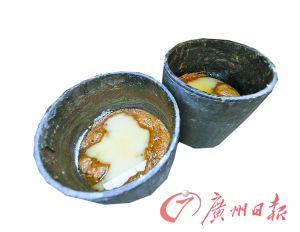 大缸大缸的發霉酸梅醬。廣州日報記者龍成通攝