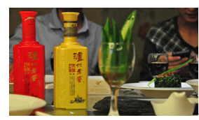 婚禮竟然辦到機場了？！地球再也阻止不了這對神一樣的夫妻……